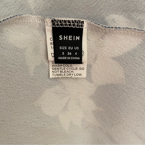 Blue white and yellow daffodil summer sundress dress from Shein, size small - Picture 8 of 9